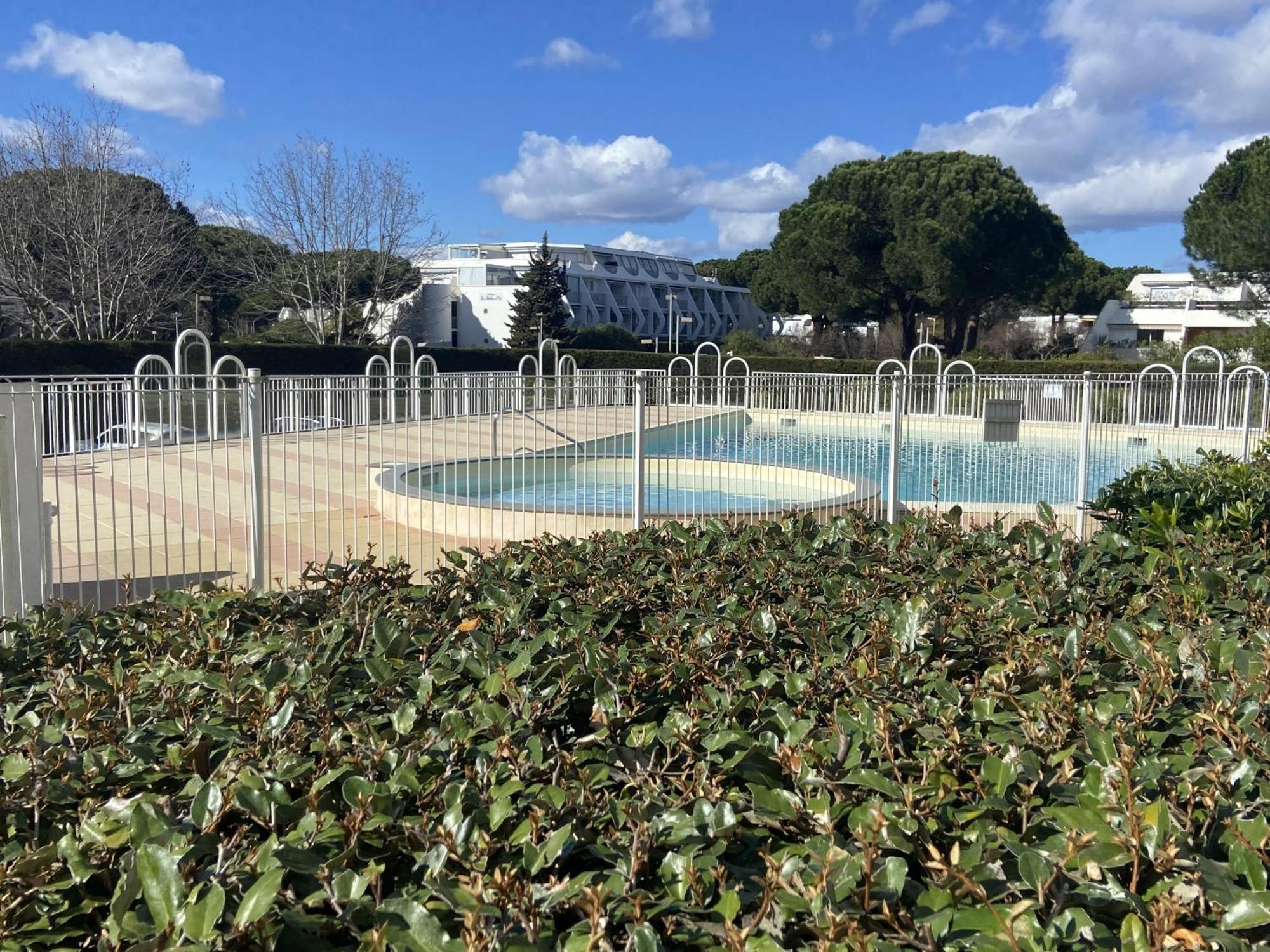 Sol-y-days Flamants Roses, Rez-de-jardin Avec Piscine Appartement *